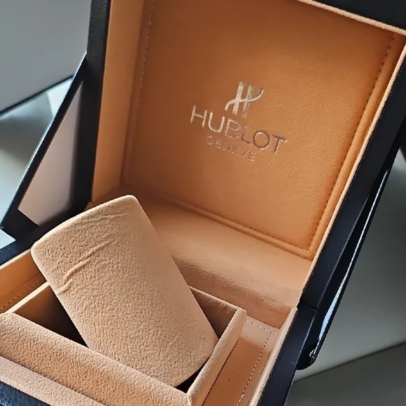 Hublot Black Presentation Box - Picture 4 of 9